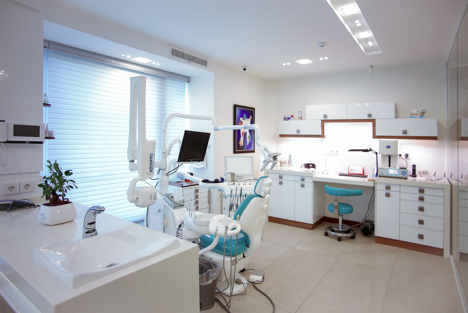 The bright, modern operatory at Summit Dental in Boulder